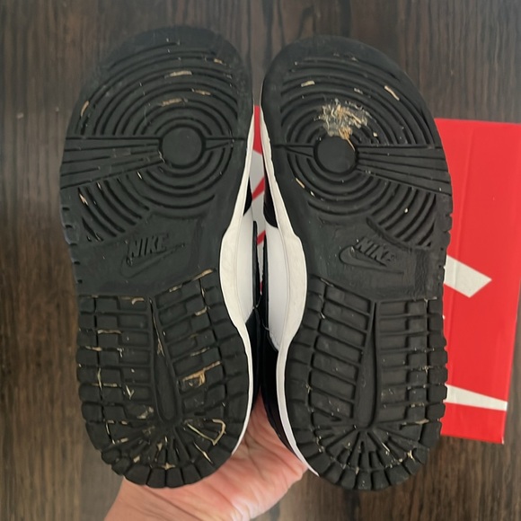 Nike Black and White Panda Dunk Low Toddler Sneakers - Picture 3 of 4